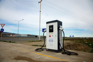 Şəmkir rayonunda elektromobillər üçün şarj stansiyası quraşdırılıb