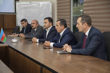 Şəmkirdə Dövlət Proqramı üzrə görülən işlər müzakirə olunub, təsərrüfatlara baxış keçirilib