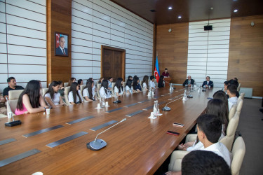 600-dən yüksək bal toplayaraq ali məktəblərə qəbul olan gənclərimizlə görüş keçirildi.