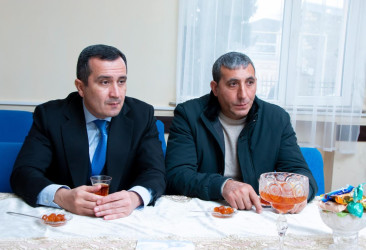 RİH başçısı Yuxarı Seyfəli kəndində şəhid ailələri ilə görüşüb