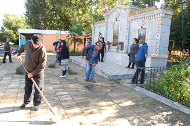 Şəmkir ərazisində yerləşən tarixi abidələrdə, qəbiristanlıqlarda iməcilik təşkil olunub, abadlıq işləri görülüb.