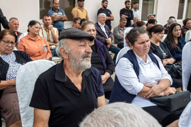 Şəmkir RİH başçısının növbəti səyyar qəbulu Təzəkənd kəndində keçirildi.