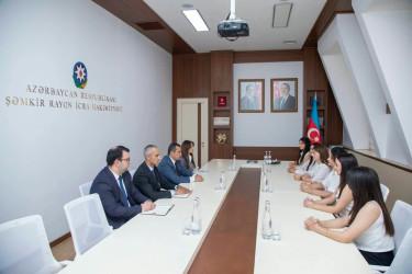 Şəmkir Rayon İcra Hakimiyyətində könüllülük fəaliyyətini başa vuran gənclərlə görüş keçirilib