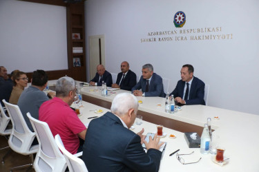 Şəmkir Rayon İcra Hakimiyyətində Ekologiya və Təbii Sərvətlər Nazirliyinin və Asiya İnkişaf Bankının nümayəndə heyəti ilə görüş keçirilib