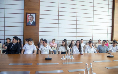 600-dən yüksək bal toplayaraq ali məktəblərə qəbul olan gənclərimizlə görüş keçirildi.