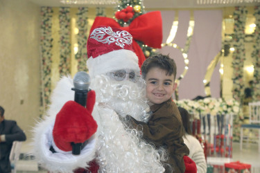 Şəmkirdə şəhid övladları üçün Yeni İl şənliyi təşkil edilib.