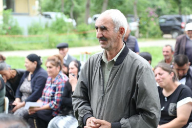 Şəmkir Rayon İcra Hakimiyyətinin başçısı Rəşad Tağıyev Atabəy kəndində sakinlərlə səyyar qəbul keçirib.