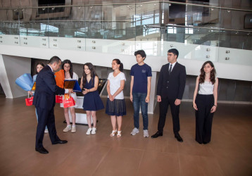 600-dən yüksək bal toplayaraq ali məktəblərə qəbul olan gənclərimizlə görüş keçirildi.