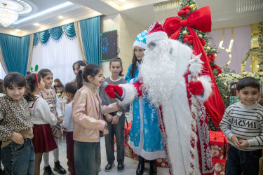 Şəmkirdə şəhid övladları üçün Yeni İl şənliyi təşkil edilib.