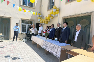 Bu gün məzunlar üçün “Son zəng” çalınıb