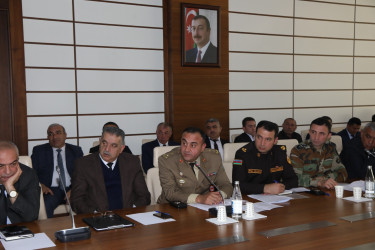 Fövqəladə halların qarşısının alınması və nəticələrinin aradan qaldırılması məsələləri müzakirə olunub.