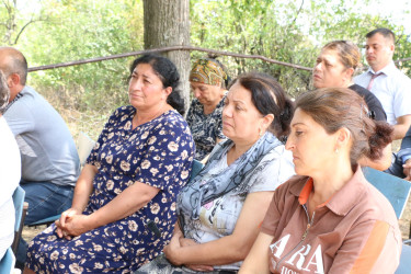 Ucqar dağ kəndlərimizdən olan Daşbulaqda sakinlərlə səyyar qəbul-görüş keçirildi.