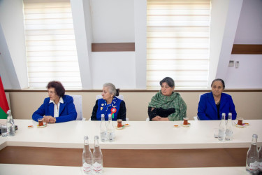 Şəmkirdə qadın müharibə veteranları ilə görüş keçirilib