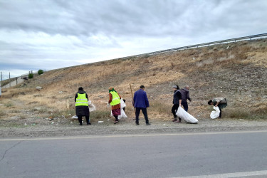 Şəmkir ərazisində yerləşən tarixi abidələrdə, qəbiristanlıqlarda iməcilik təşkil olunub, abadlıq işləri görülüb.