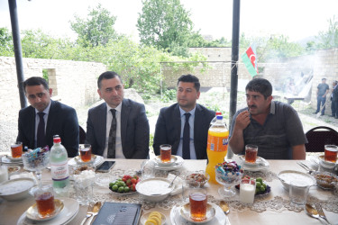 Rəşad Tağıyev Beynəlxalq Ailə Günündə şəhid anasını 80 illik yubileyi münasibətilə ziyarət edib