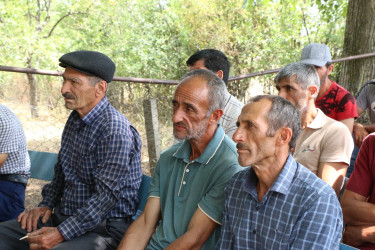Ucqar dağ kəndlərimizdən olan Daşbulaqda sakinlərlə səyyar qəbul-görüş keçirildi.