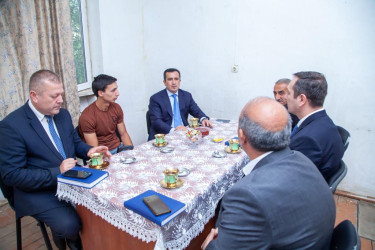 Rəşad Tağıyev Mehirli kəndində şəhid Elgün Səmədovun ailəsi və qazi Qoca Namazovla görüşüb