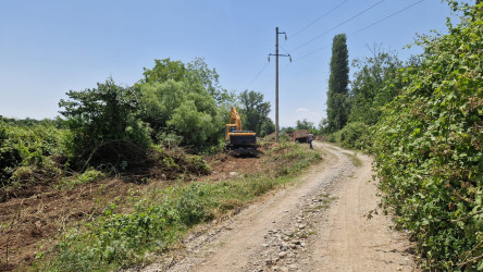 Şəmkir rayonunun Yeniabad kəndində yerləşən sututarı qidalandıran arx və kanalların təmizlənməsi işlərinə start verilib.