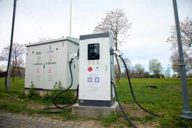 Şəmkir rayonunda elektromobillər üçün şarj stansiyası quraşdırılıb