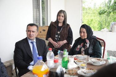 Rəşad Tağıyev Beynəlxalq Ailə Günündə şəhid anasını 80 illik yubileyi münasibətilə ziyarət edib