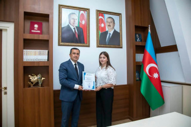 Şəmkir Rayon İcra Hakimiyyətində könüllülük fəaliyyətini başa vuran gənclərlə görüş keçirilib
