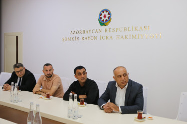 İcra başçısı “Şəmkir” FK-nın nümayəndə heyəti ilə növbəti görüş keçirib