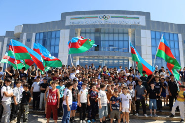 Avropa çempionatında bürünc medal qazanan idmançımız Şəmkirdə coşqu ilə qarşılanıb