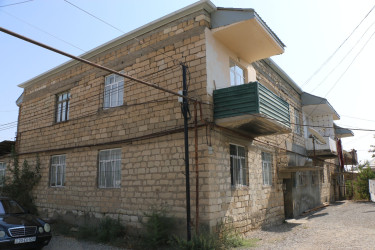 Təzəkənddə Şəmkir MİS-in balansında olan 2 yaşayış binasının dam örtüyü əsaslı təmir olundu