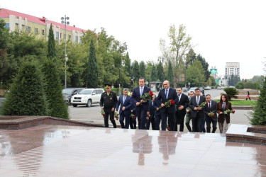 Beynəlxalq Müəllimlər Günü münasibətilə fərqlənən təhsil işçiləri RİH başçısı tərəfindən təltif edildilər.