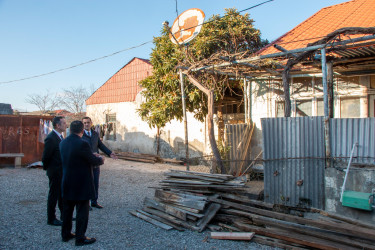 Şəmkir şəhərində daha 5 fərdi yaşayış evinin dam örtüyü yenilənib