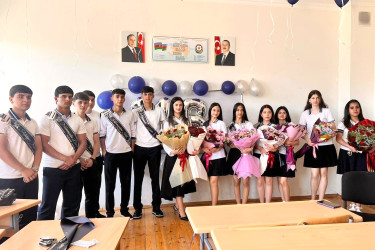 Bu gün məzunlar üçün “Son zəng” çalınıb