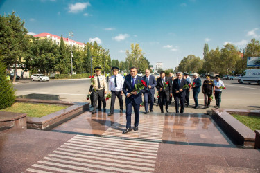 Şəmkirdə Dövlət Suverenliyi Gününə həsr olunmuş “Suverenliyə gedən Zəfər yolu” mövzusunda tədbir keçirildi