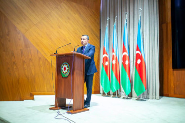Şəmkirdə Dövlət Suverenliyi Gününə həsr olunmuş “Suverenliyə gedən Zəfər yolu” mövzusunda tədbir keçirildi