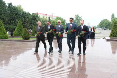 Şəmkirdə xalqımızın Ümummilli Lideri Heydər Əliyevin anadan olmasının 101-ci ildönümü münasibətilə tədbir keçirilib