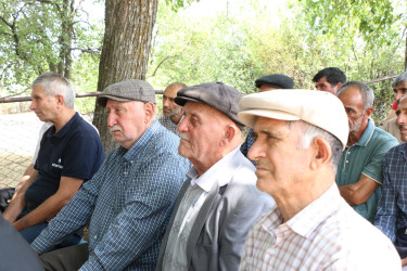 Ucqar dağ kəndlərimizdən olan Daşbulaqda sakinlərlə səyyar qəbul-görüş keçirildi.