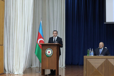 Şəmkirdə Prezident İlham Əliyevin YAP-ın VIII Qurultayındakı nitqindən irəli gələn məsələlərlə bağlı müşavirə keçirildi.