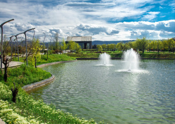 “Şəhərsalma və Memarlıq İli” çərçivəsində Şəmkir şəhərində yerləşən fəvvarələrdə təmir-bərpa işləri aparıldı