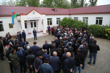 Təzəkənd şəhidlərinin məzarları ziyarət olundu, kənd sakinləri ilə səyyar qəbul keçirildi