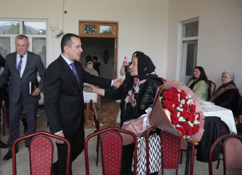 Rəşad Tağıyev Beynəlxalq Ailə Günündə şəhid anasını 80 illik yubileyi münasibətilə ziyarət edib