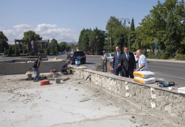 Şəmkirdə “Şəhərsalma və Memarlıq İli” çərçivəsində abadlıq-quruculuq işləri davam etdirilir