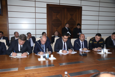 Fövqəladə halların qarşısının alınması və nəticələrinin aradan qaldırılması məsələləri müzakirə olunub.