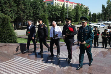 Xidmətdə fərqlənən polis əməkdaşalarına Fəxri Fərmanlar təqdim edilib.