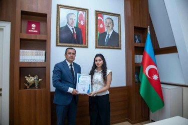 Şəmkir Rayon İcra Hakimiyyətində könüllülük fəaliyyətini başa vuran gənclərlə görüş keçirilib