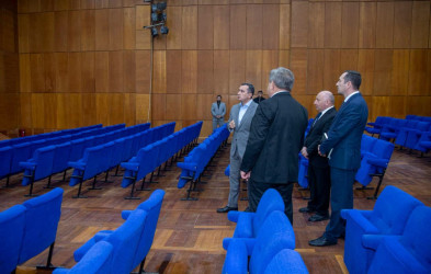 “Şəhərsalma və Memarlıq İli” çərçivəsində Şəmkir şəhərində aparılan abadlıq işləri davam etdirilir.