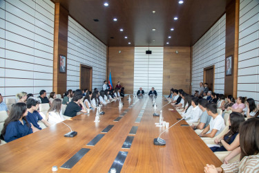 600-dən yüksək bal toplayaraq ali məktəblərə qəbul olan gənclərimizlə görüş keçirildi.