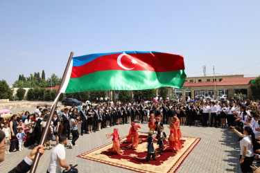 Bu gün məzunlar üçün “Son zəng” çalınıb. 14 İyun 2025