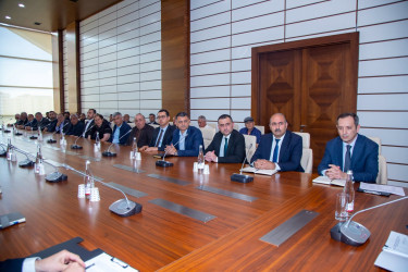 Şəmkirdə kənd təsərrüfatı sahəsində fəaliyyət göstərən sahibkarlarla görüş keçirilib