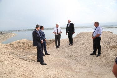 Şəmkir RİH başçısı yanında Fövqaladə Hallar üzrə Komissiyanın iclası keçirildi, Kür çayındakı mövcud vəziyyətə yerində baxış oldu