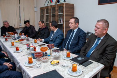 RİH başçısı Düyərli kəndində şəhid ailələri ilə görüş keçirdi.