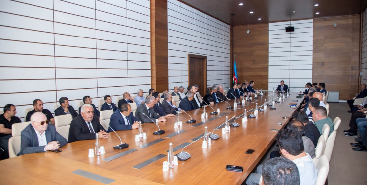 Şəmkirdə kənd təsərrüfatı sahəsində fəaliyyət göstərən sahibkarlarla görüş keçirilib